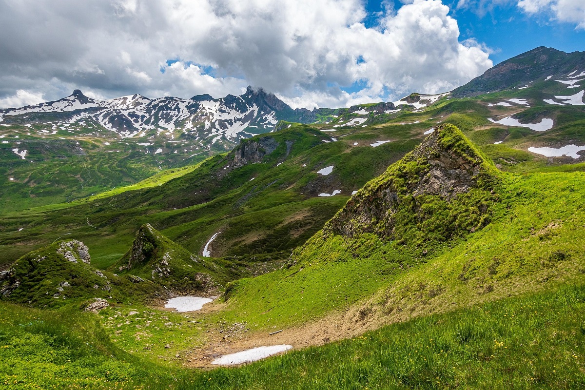 Altschneefelder im Frühsommer