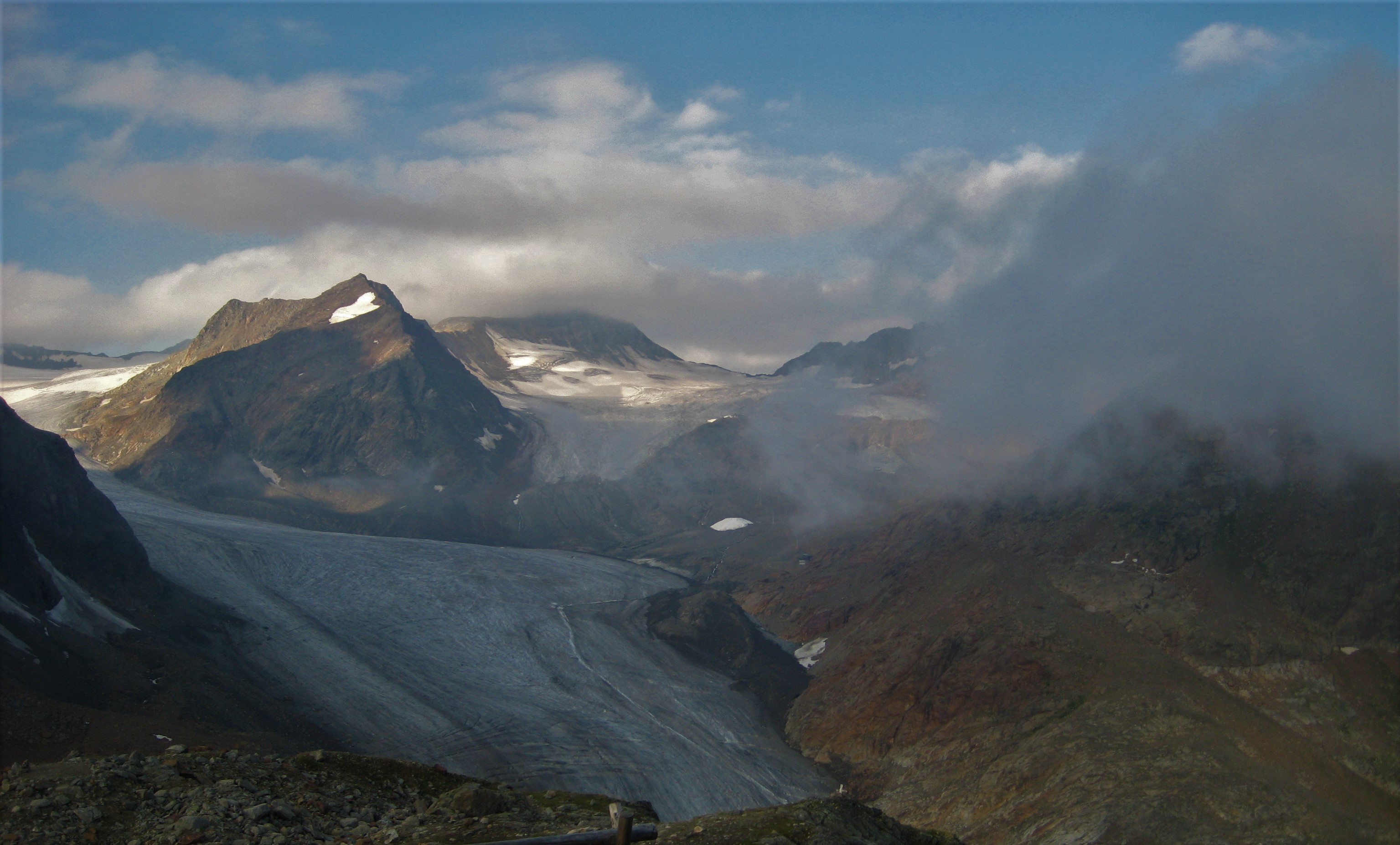 Blick vom Pitztaler Jöchl auf die Gletscher oberhalb der Braunschweiger Hütte